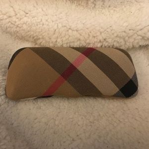 burberry sunglasses / glasses case